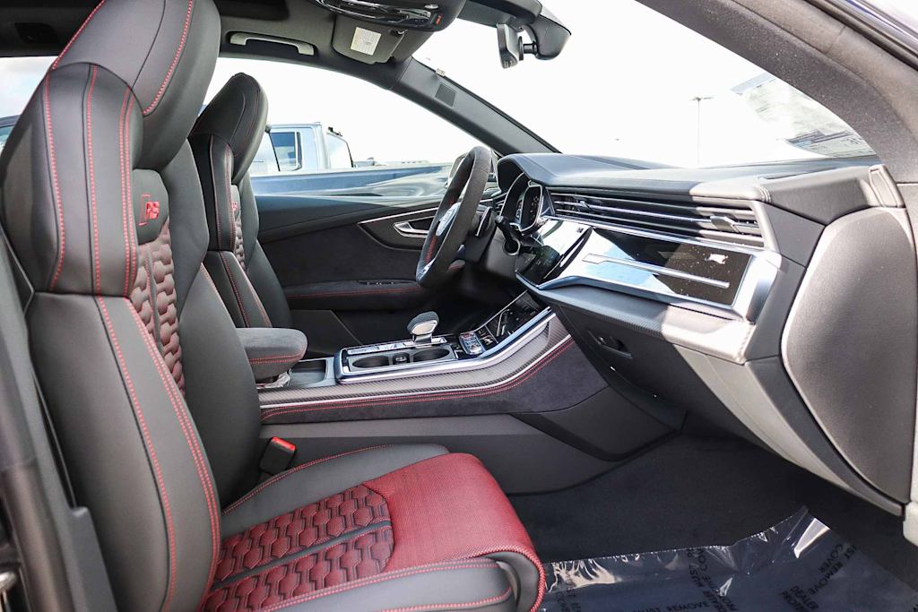 Thumbnail: 2026 Audi RS Q8 - 9