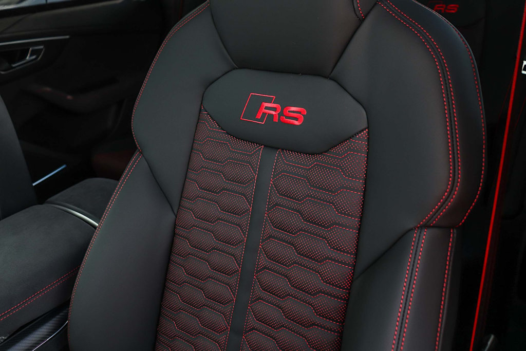 Thumbnail: 2026 Audi RS Q8 - 39