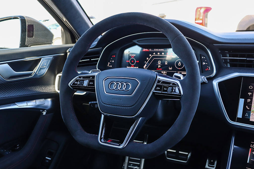 Thumbnail: 2026 Audi RS 6 - 13