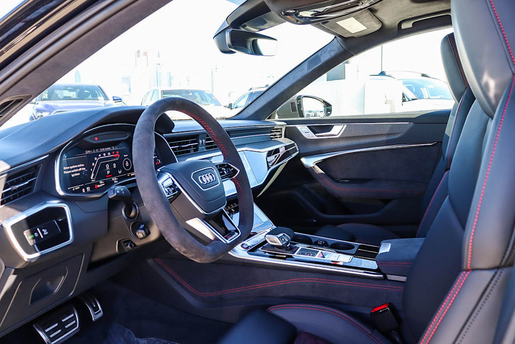 Thumbnail: 2026 Audi RS 6 - 14