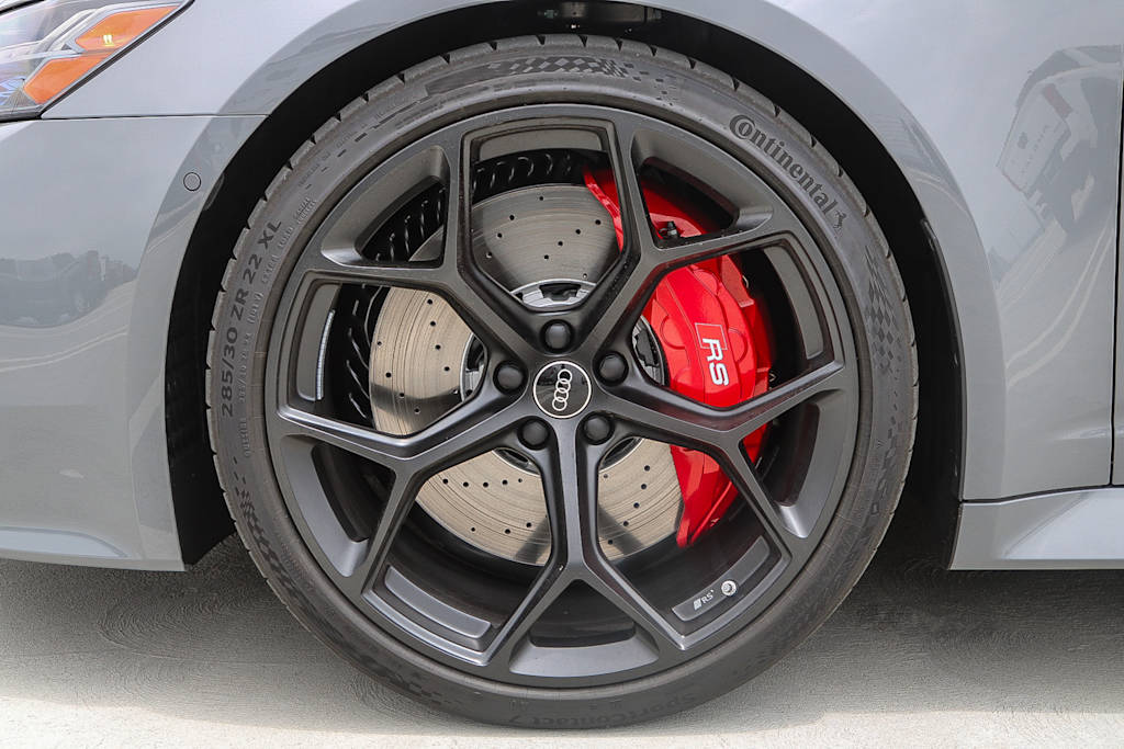 Thumbnail: 2025 Audi RS 6 - 24
