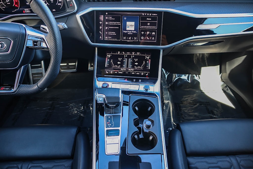 Thumbnail: 2025 Audi RS 6 - 9