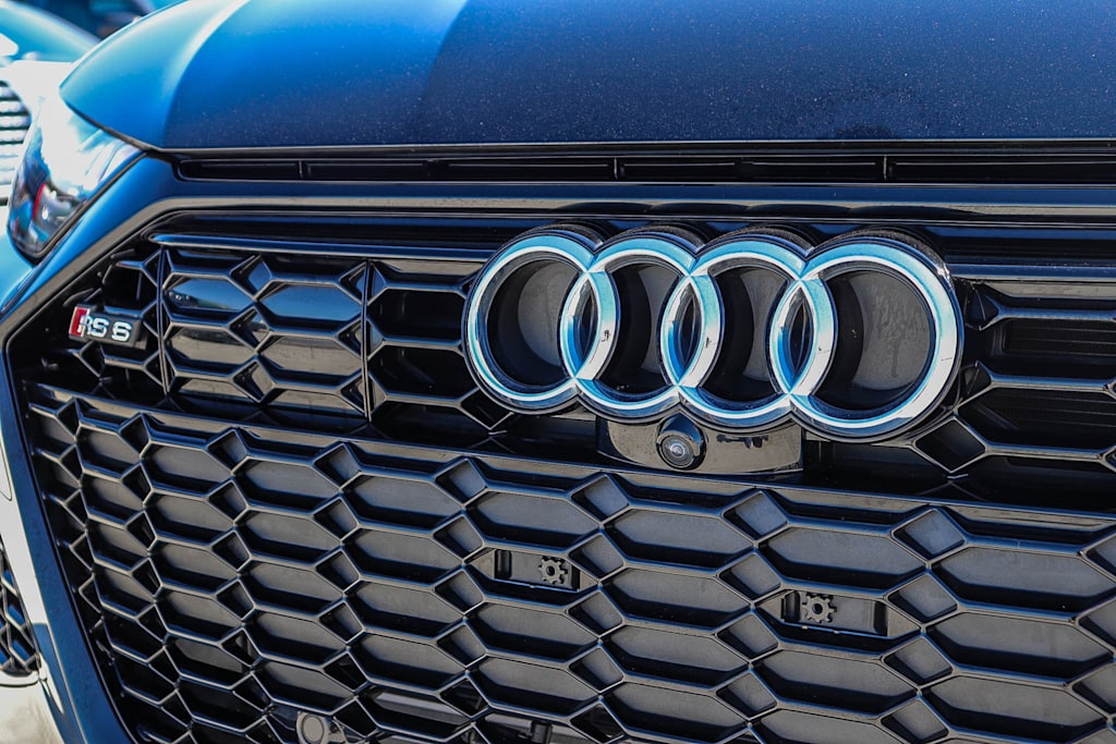 Thumbnail: 2025 Audi RS 6 - 6