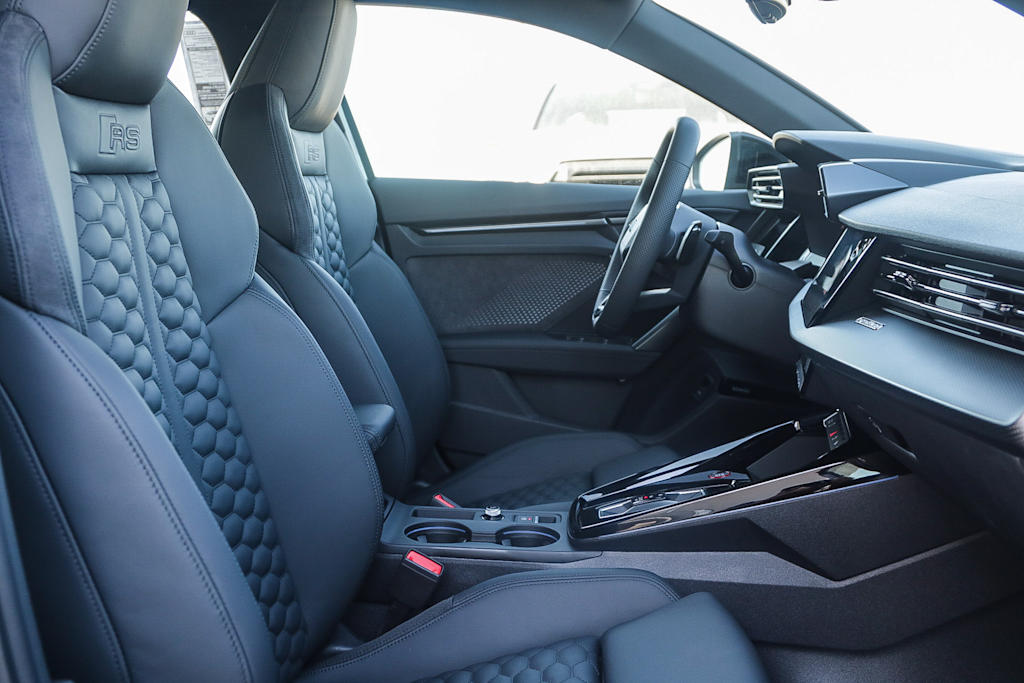 Thumbnail: 2025 Audi RS 3 - 9