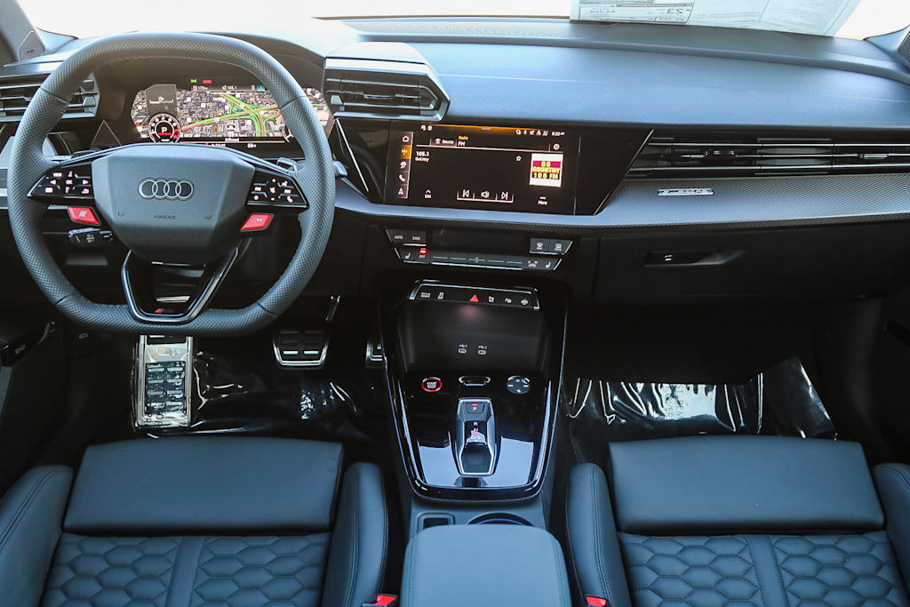 Thumbnail: 2025 Audi RS 3 - 2