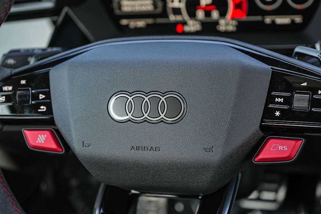 Thumbnail: 2026 Audi RS 3 - 31