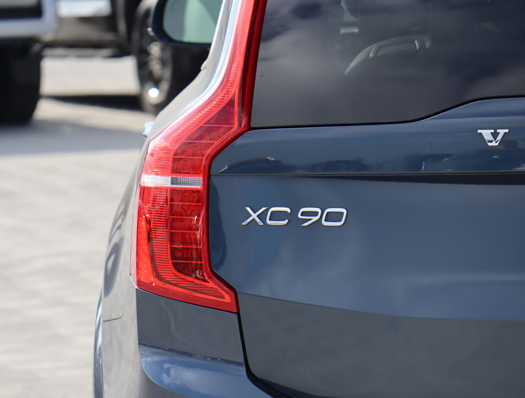 2022 Volvo XC90 T5 Momentum 6