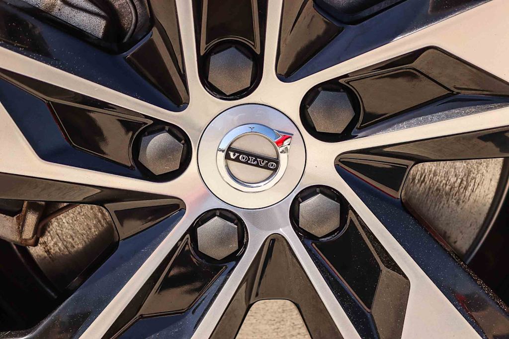 Thumbnail: 2023 Volvo V60 - 14
