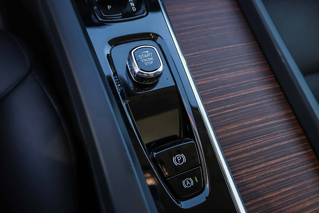 Thumbnail: 2023 Volvo V60 - 28