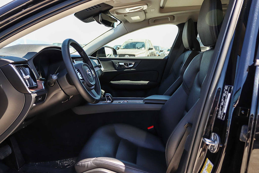 Thumbnail: 2023 Volvo V60 - 11