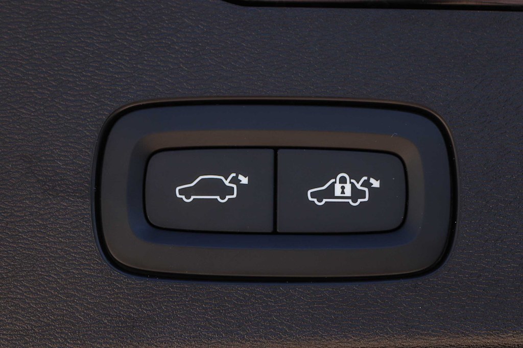 Thumbnail: 2023 Volvo V60 - 34