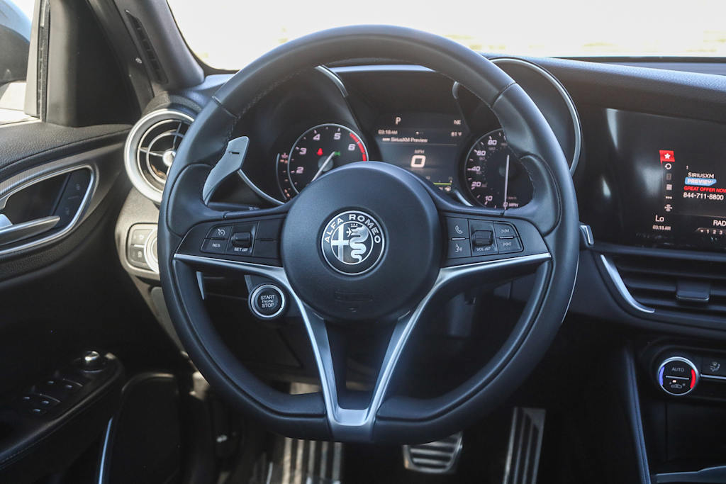 Thumbnail: 2019 Alfa Romeo Giulia - 13
