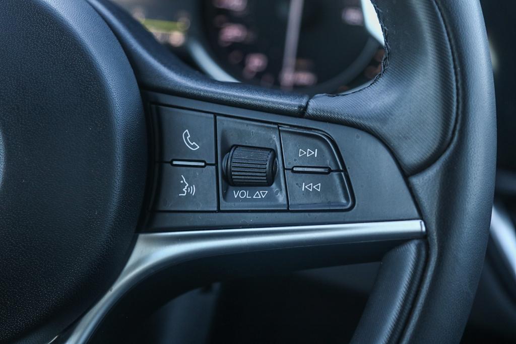 Thumbnail: 2019 Alfa Romeo Giulia - 26
