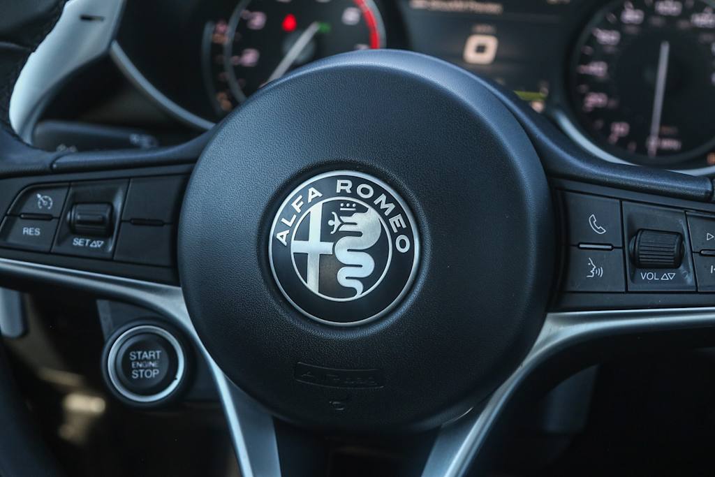 Thumbnail: 2019 Alfa Romeo Giulia - 28