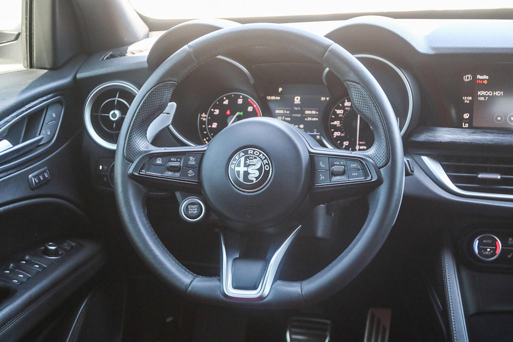 Thumbnail: 2023 Alfa Romeo Stelvio - 13