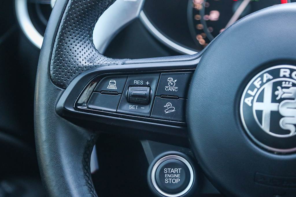 Thumbnail: 2023 Alfa Romeo Stelvio - 30