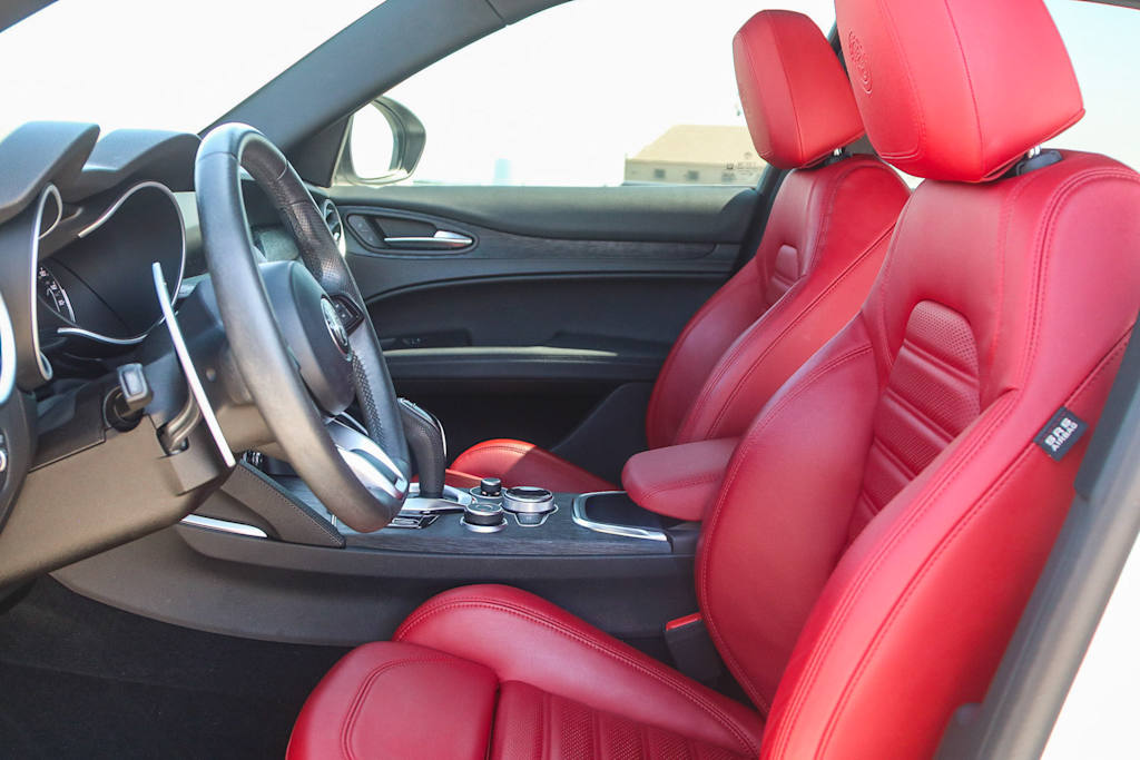Thumbnail: 2023 Alfa Romeo Stelvio - 11