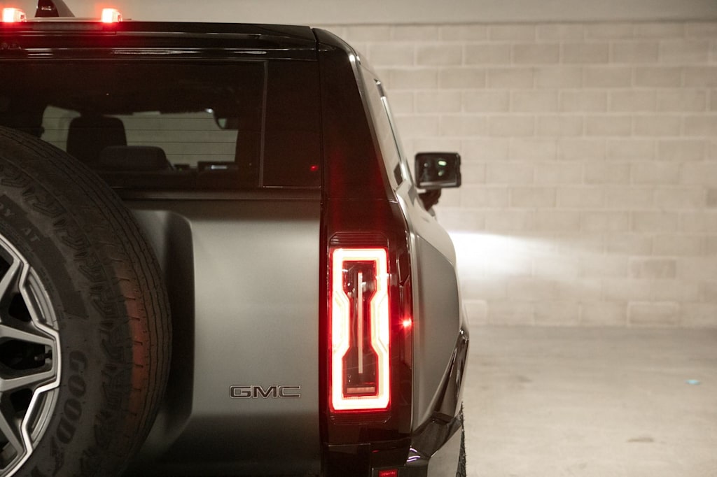 Thumbnail: 2024 GMC Hummer EV - 14