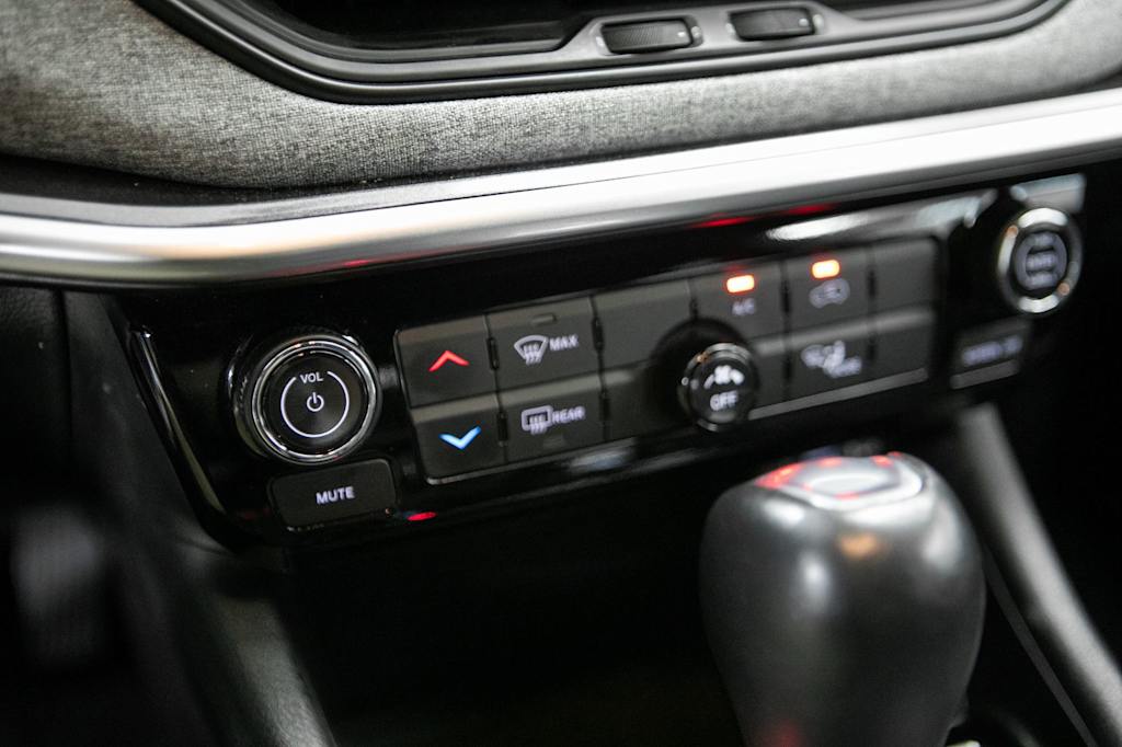 Thumbnail: 2023 Jeep Compass - 26