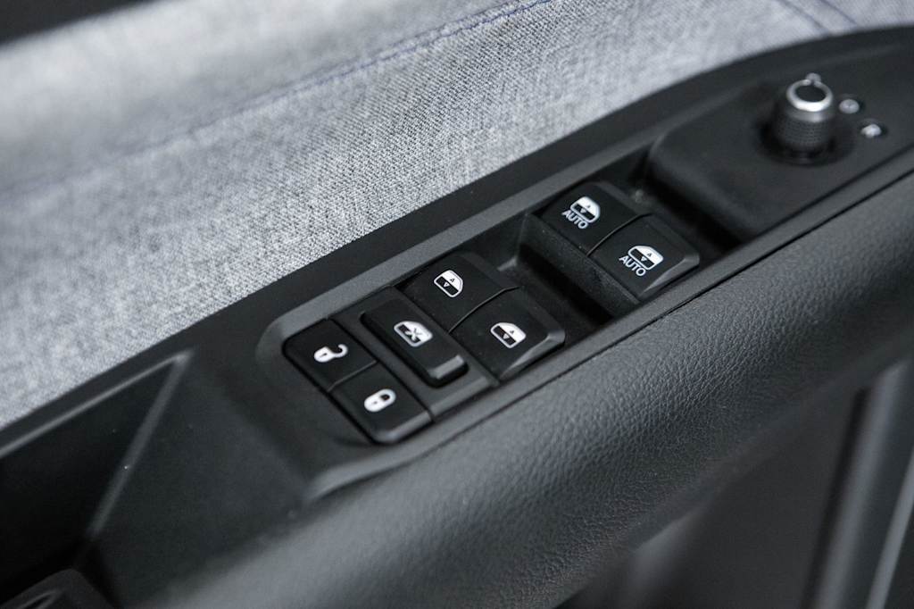 Thumbnail: 2023 Jeep Compass - 24