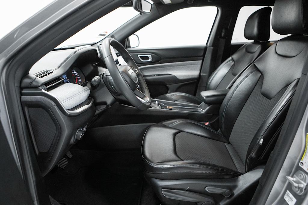 Thumbnail: 2023 Jeep Compass - 9