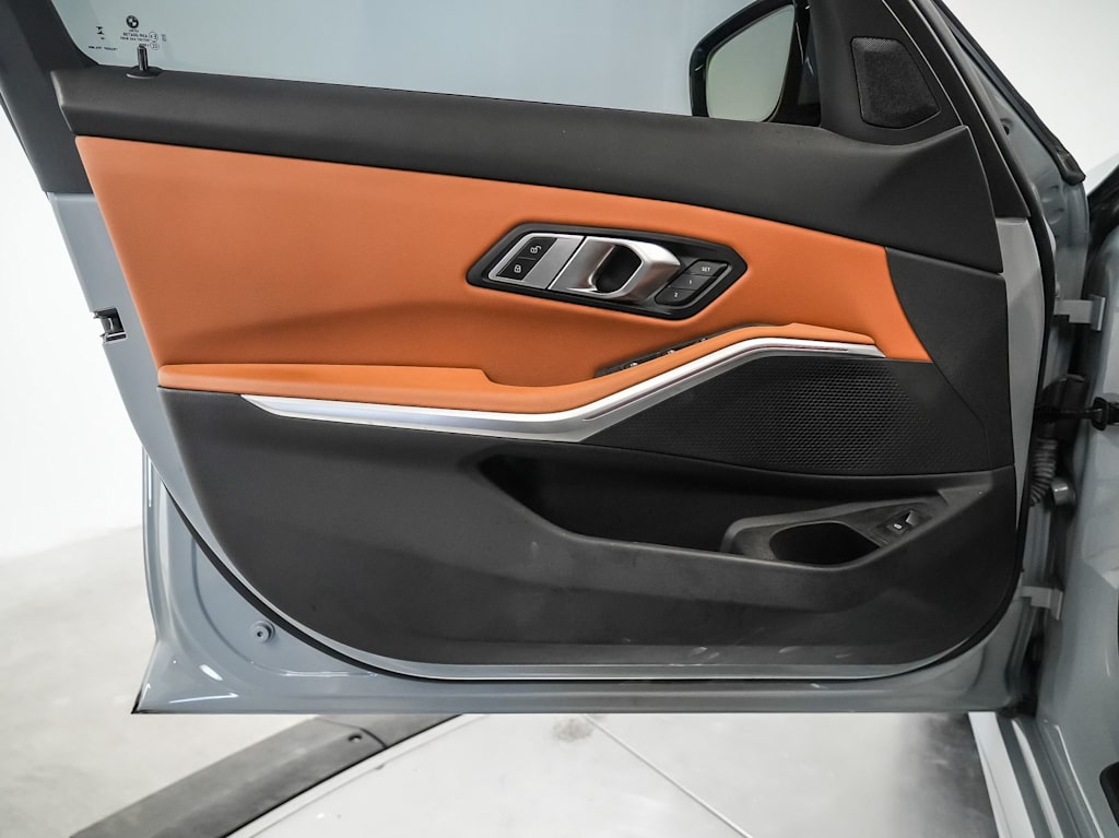 Thumbnail: 2023 BMW 3 Series - 27