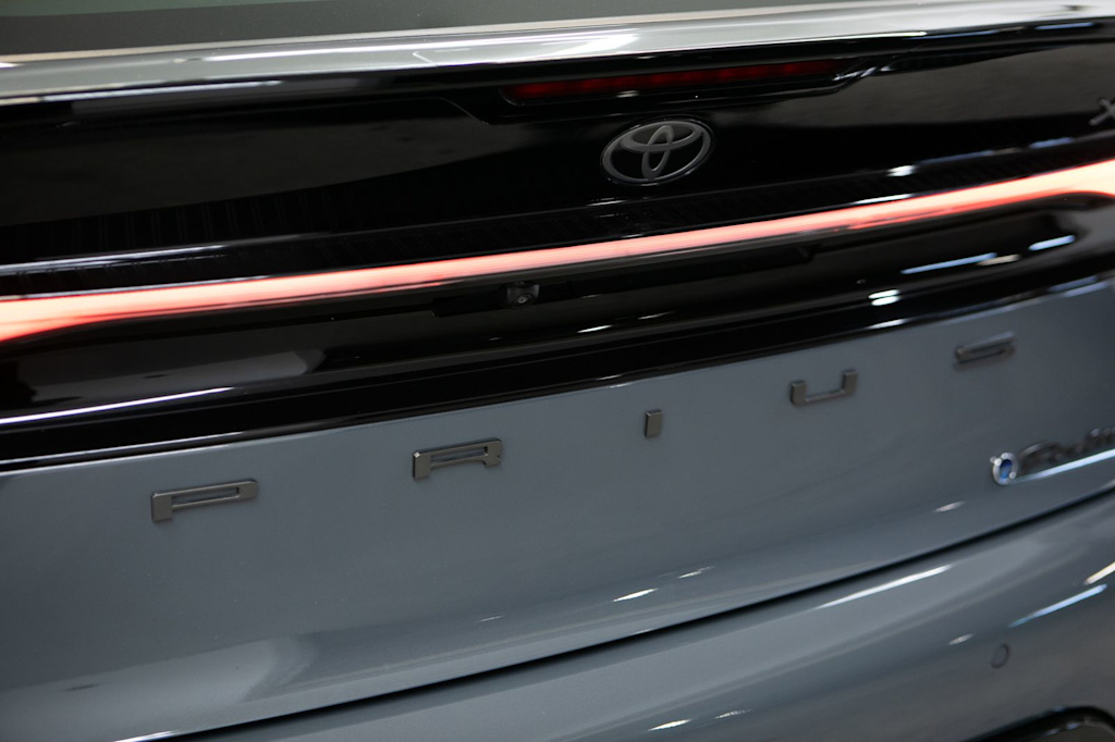 Thumbnail: 2023 Toyota Prius Prime - 32