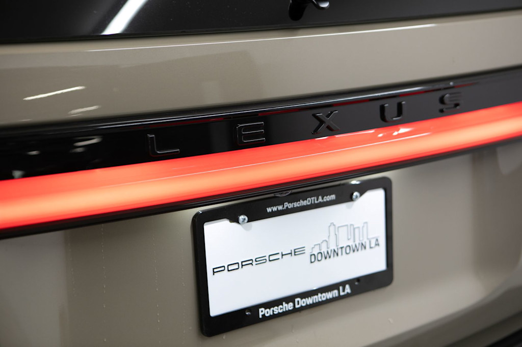 Thumbnail: 2025 Lexus ES - 32