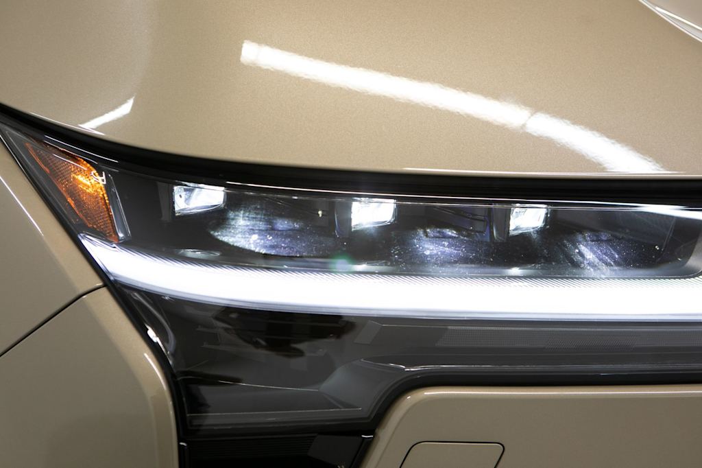 Thumbnail: 2025 Lexus ES - 20