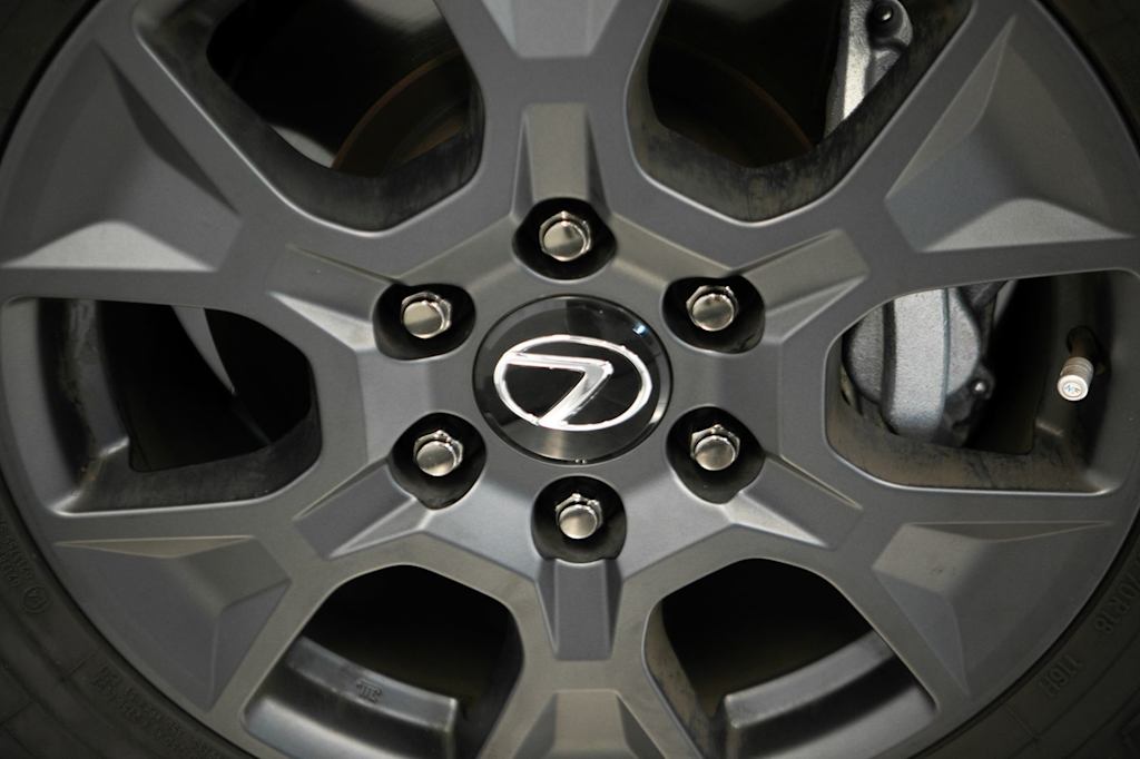 Thumbnail: 2025 Lexus ES - 12