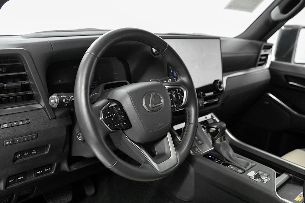 Thumbnail: 2025 Lexus ES - 2