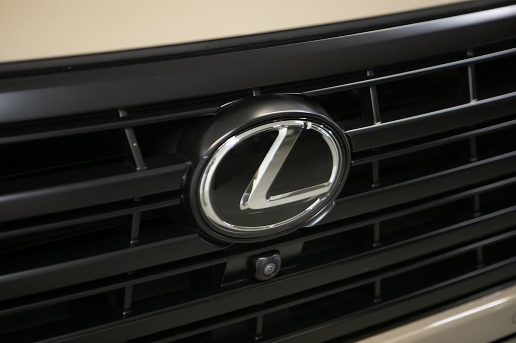 Thumbnail: 2025 Lexus ES - 6