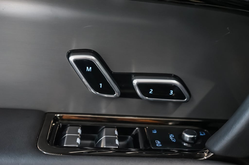 Thumbnail: 2025 Land Rover Range Rover Sport - 28