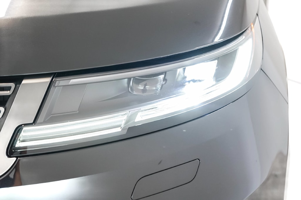 Thumbnail: 2025 Land Rover Range Rover Sport - 23