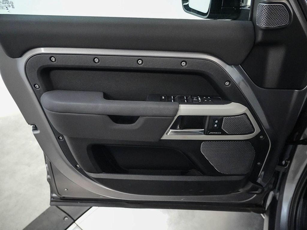 Thumbnail: 2023 Land Rover Defender - 23