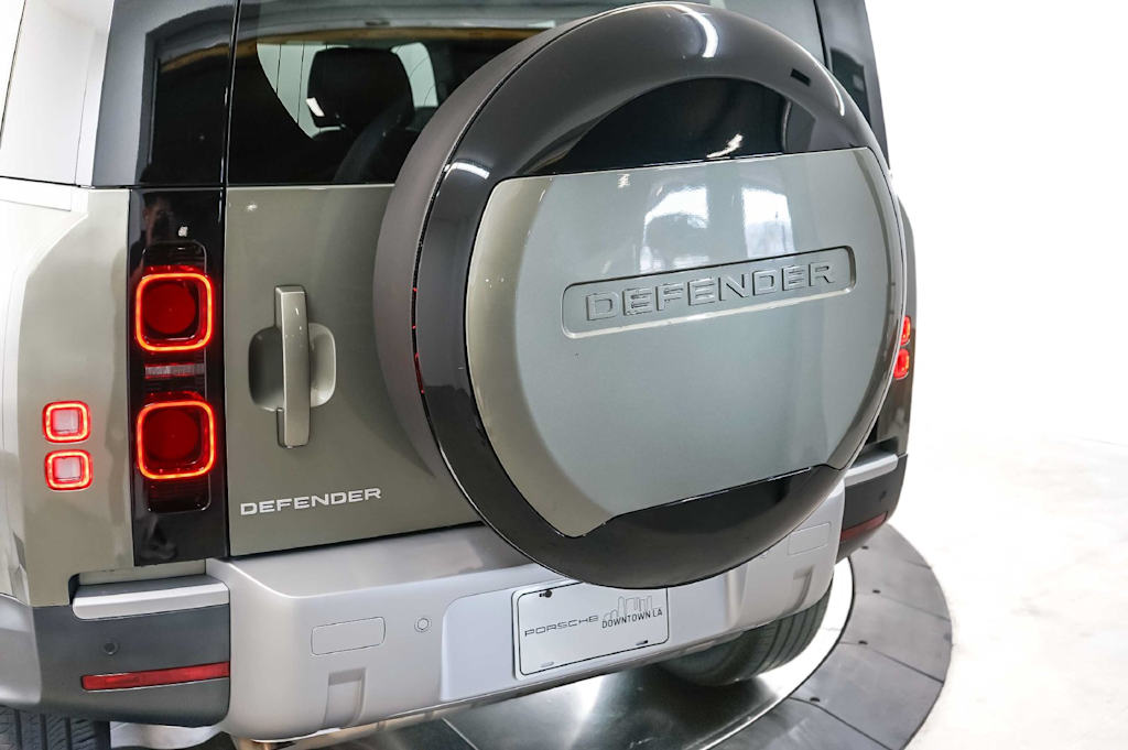 Thumbnail: 2025 Land Rover Defender - 13