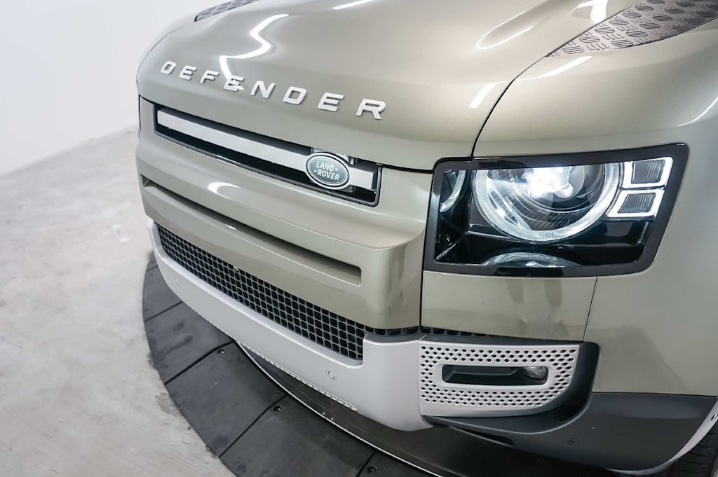 Thumbnail: 2025 Land Rover Defender - 7
