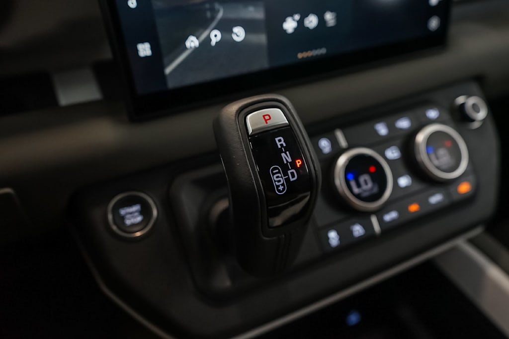 Thumbnail: 2025 Land Rover Defender - 29