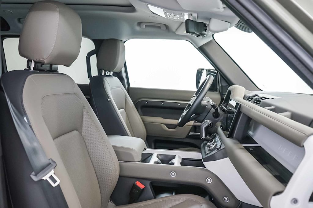 Thumbnail: 2025 Land Rover Defender - 12