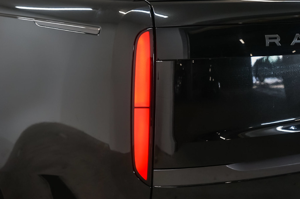 Thumbnail: 2025 Land Rover Range Rover - 22