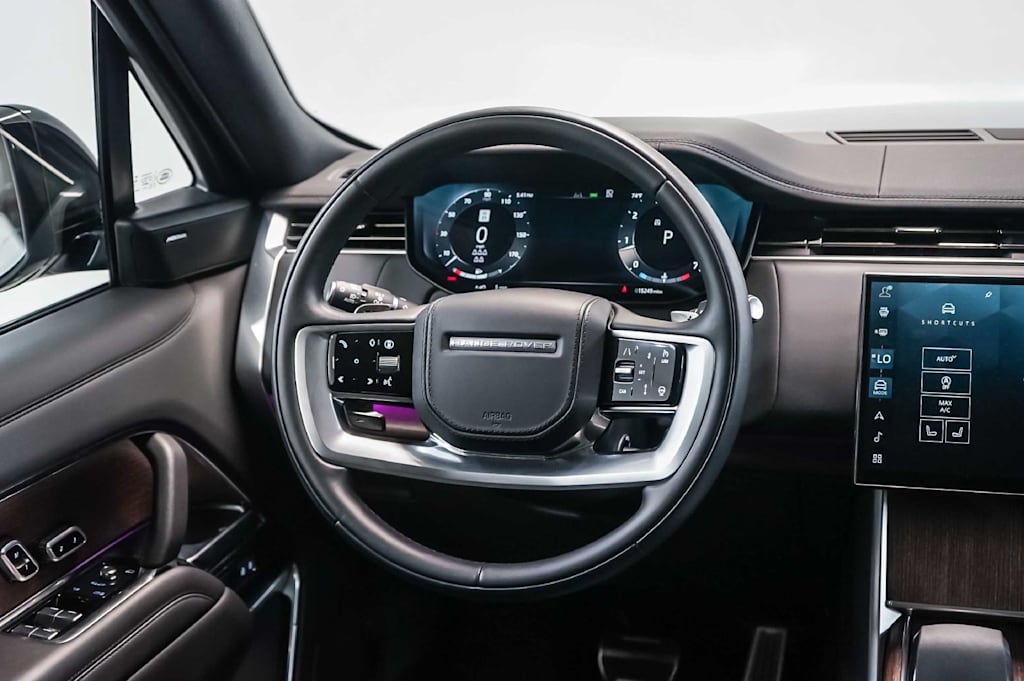 Thumbnail: 2025 Land Rover Range Rover - 15