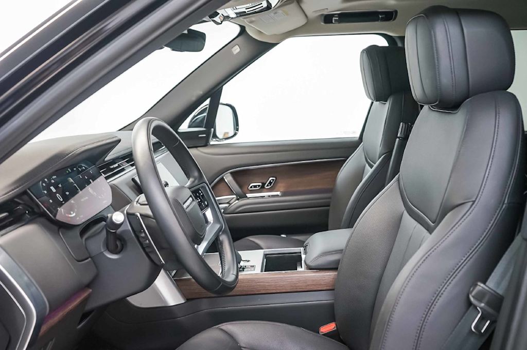 Thumbnail: 2025 Land Rover Range Rover - 27