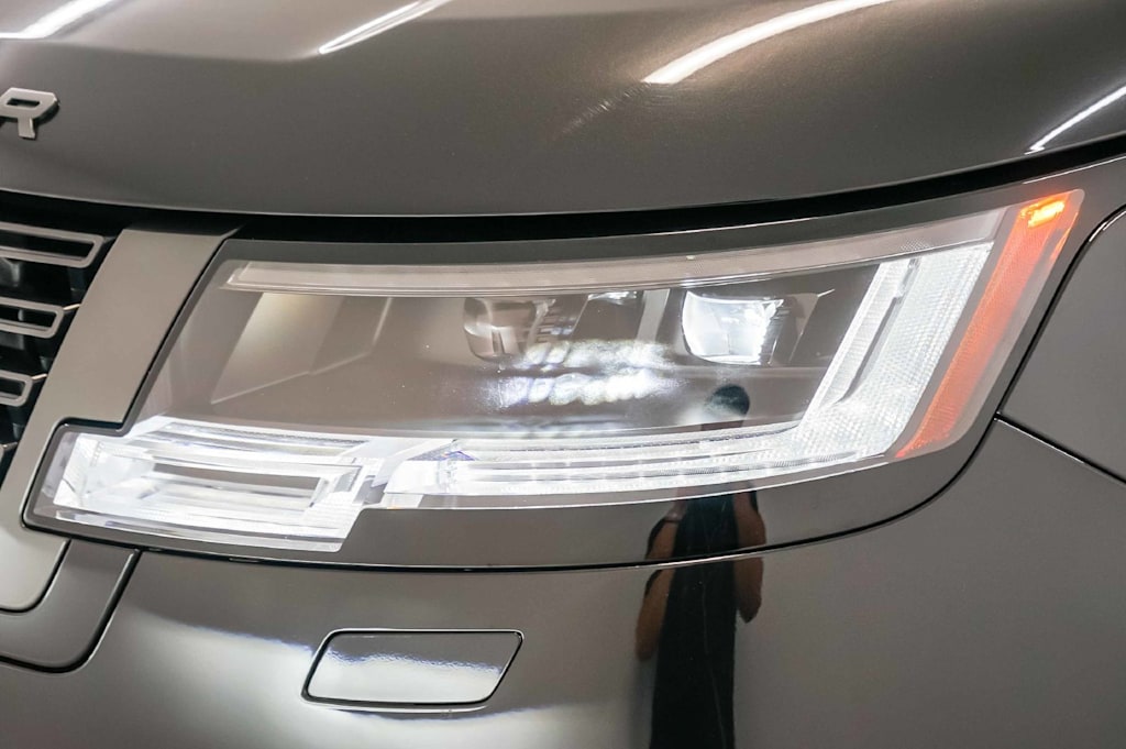 Thumbnail: 2025 Land Rover Range Rover - 24