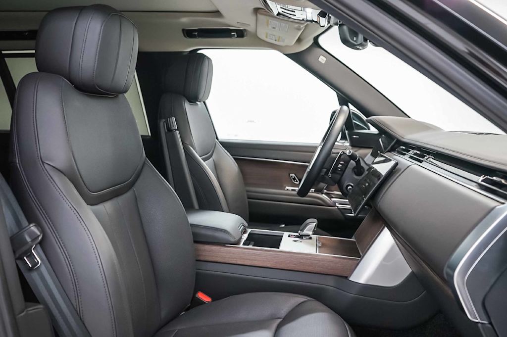 Thumbnail: 2025 Land Rover Range Rover - 12