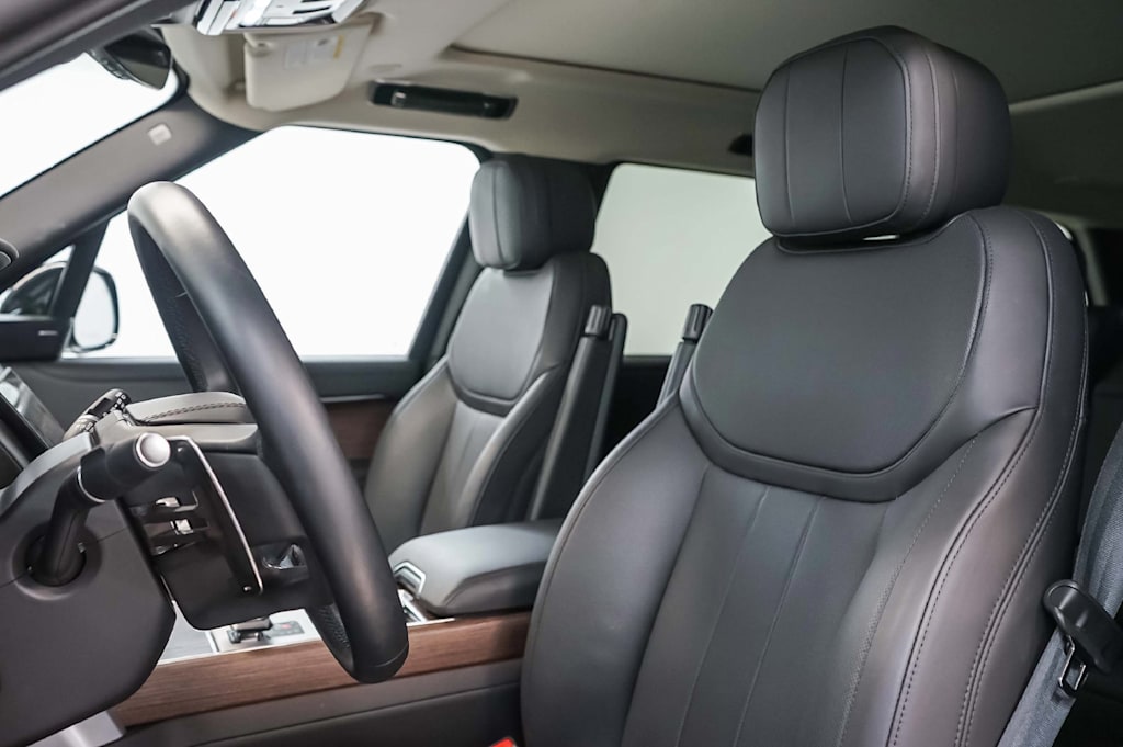 Thumbnail: 2025 Land Rover Range Rover - 11