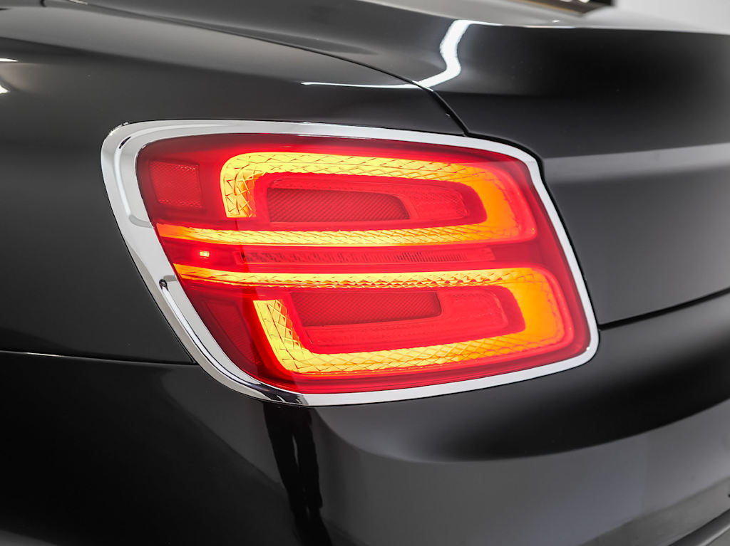 Thumbnail: 2022 Bentley Flying Spur - 22