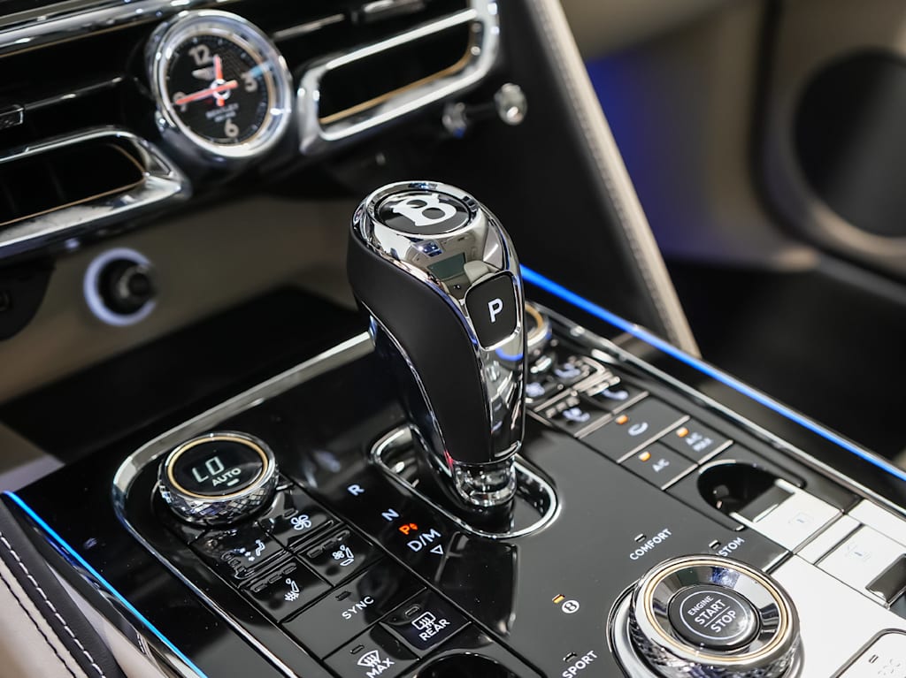 Thumbnail: 2022 Bentley Flying Spur - 16