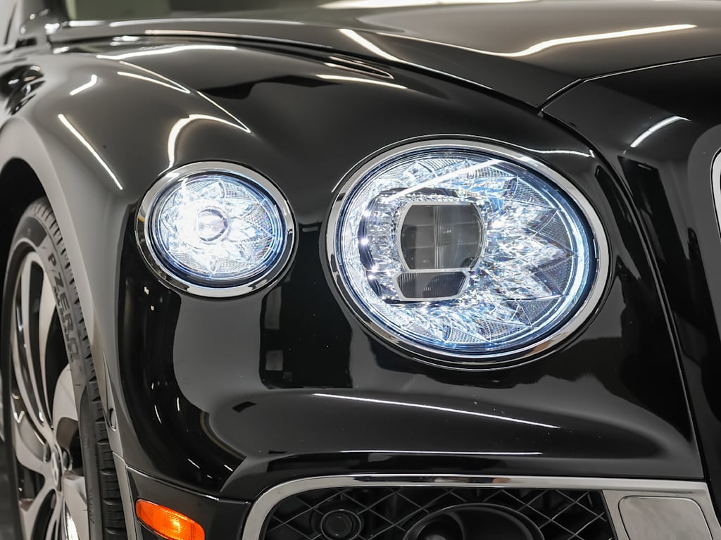 Thumbnail: 2022 Bentley Flying Spur - 15