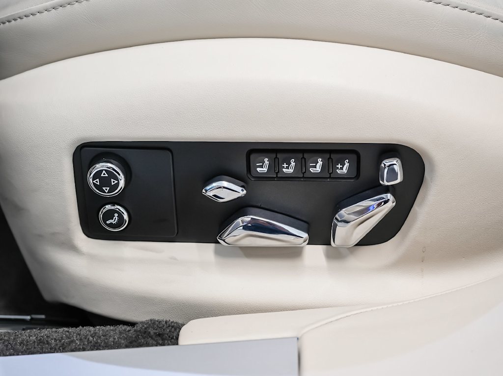 Thumbnail: 2022 Bentley Flying Spur - 27