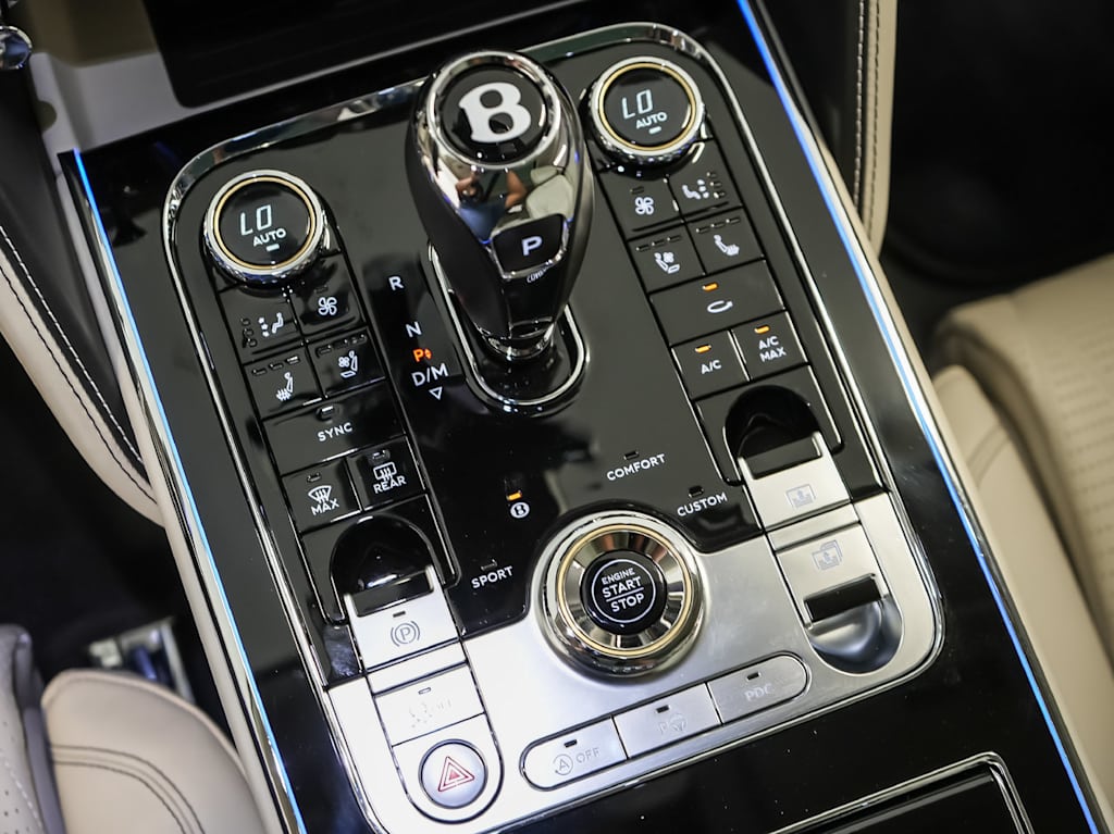 Thumbnail: 2022 Bentley Flying Spur - 26
